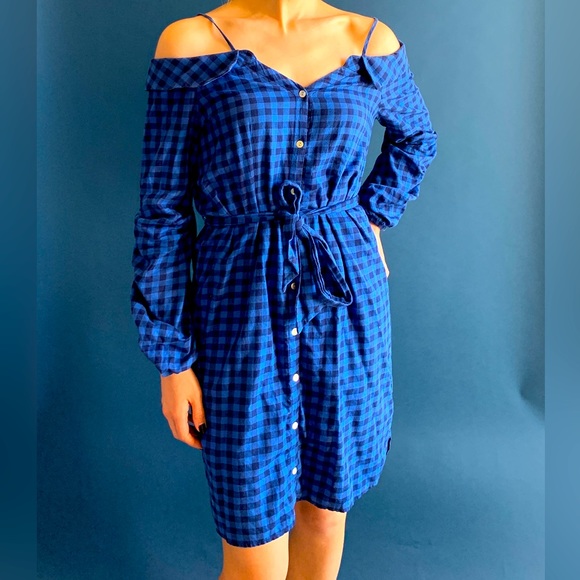 Anthropologie Beautiful Blue off-the-shoulder dress by Guest Editor brand - Picture 4 of 11